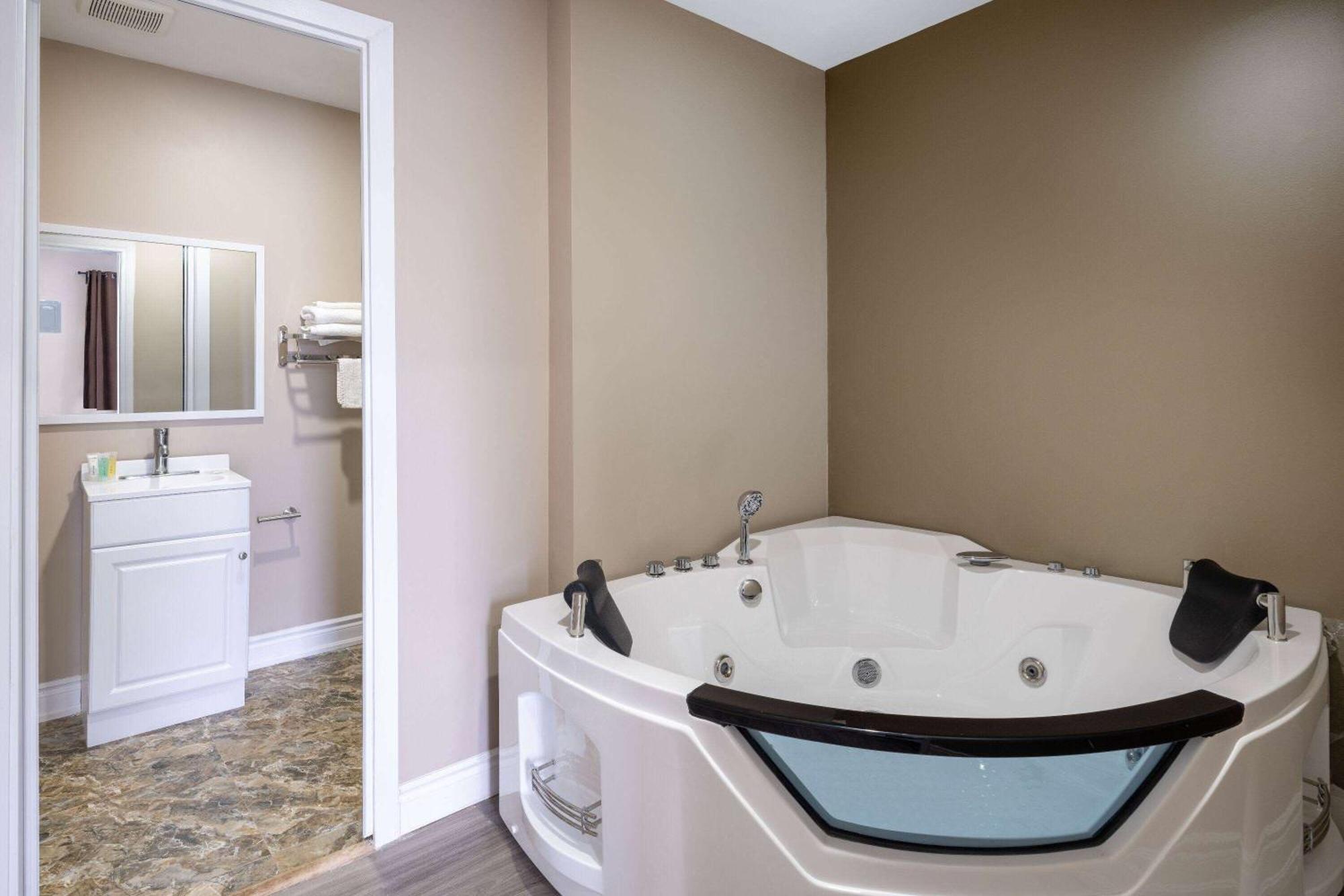 Super 8 By Wyndham Niagara Falls On Ngoại thất bức ảnh
