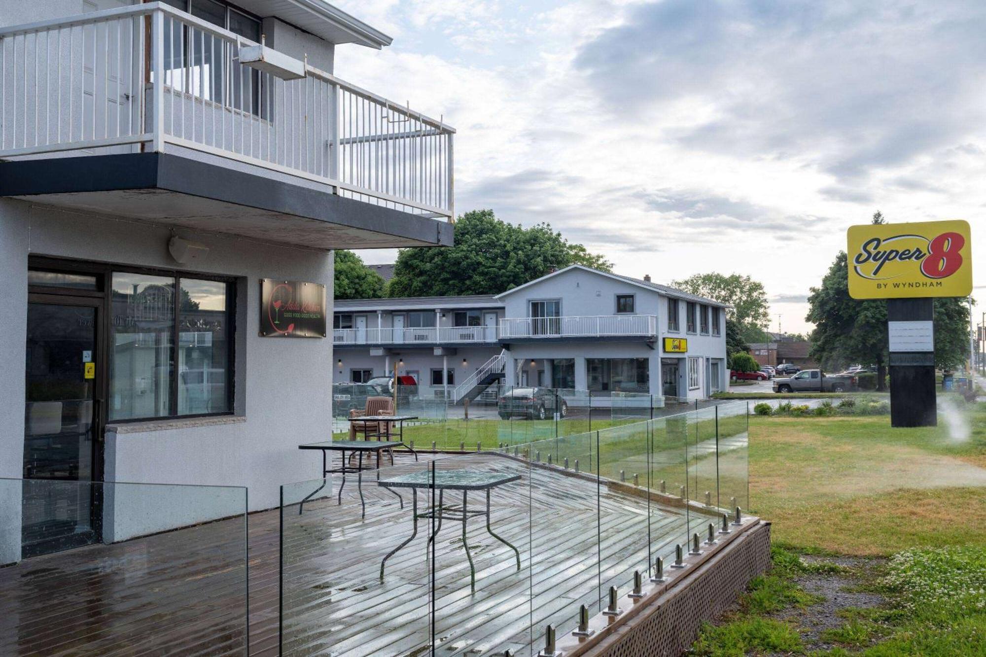 Super 8 By Wyndham Niagara Falls On Ngoại thất bức ảnh
